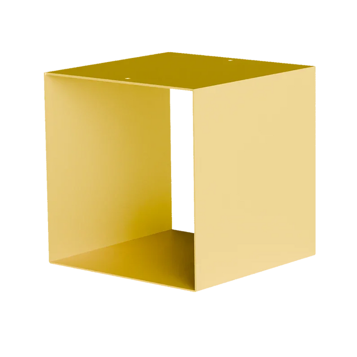 Gelber, moderner Beistelltisch in Würfelform, minimalistisches Design, freigestellt