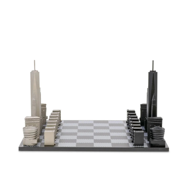 Schachbrett Skyline Chess New York, Edelstahlfiguren als Gebäude, modernes Design
