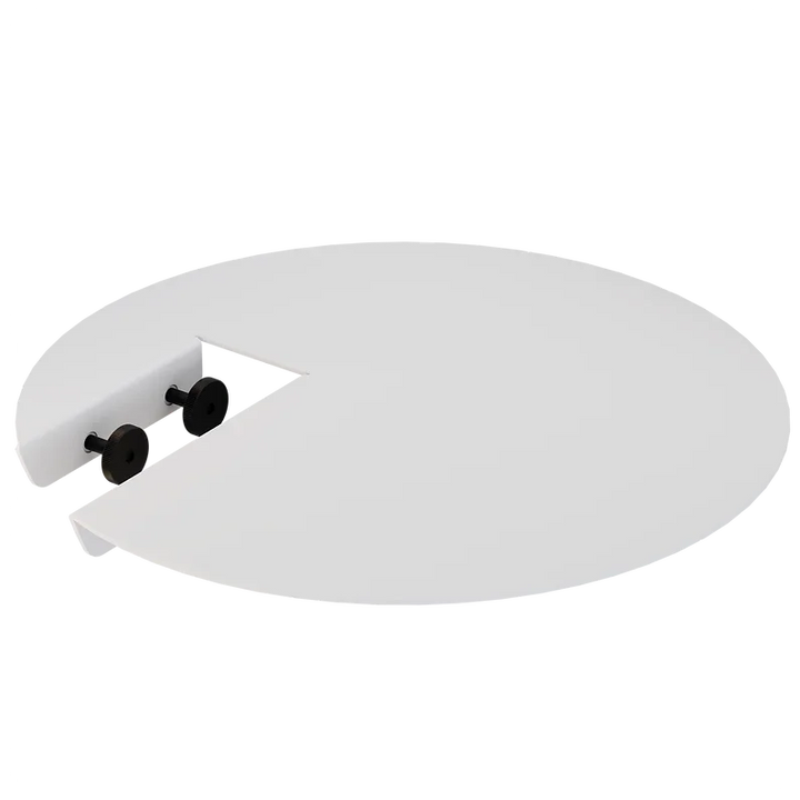 Runde, weiße Kunststoff-Tischplatte mit zwei schwarzen Schrauben, Aussparung sichtbar